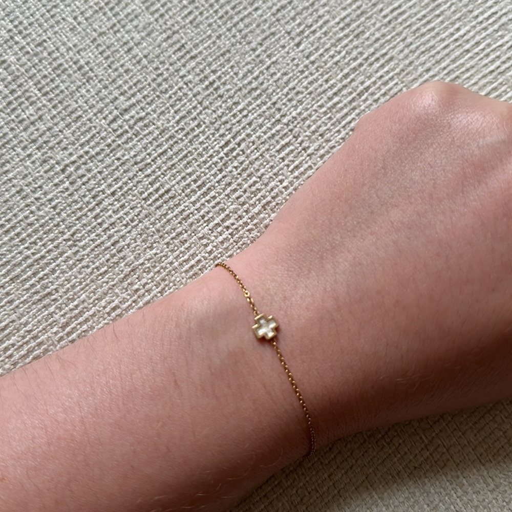 Cross Bracelet - Picture 3 of 3